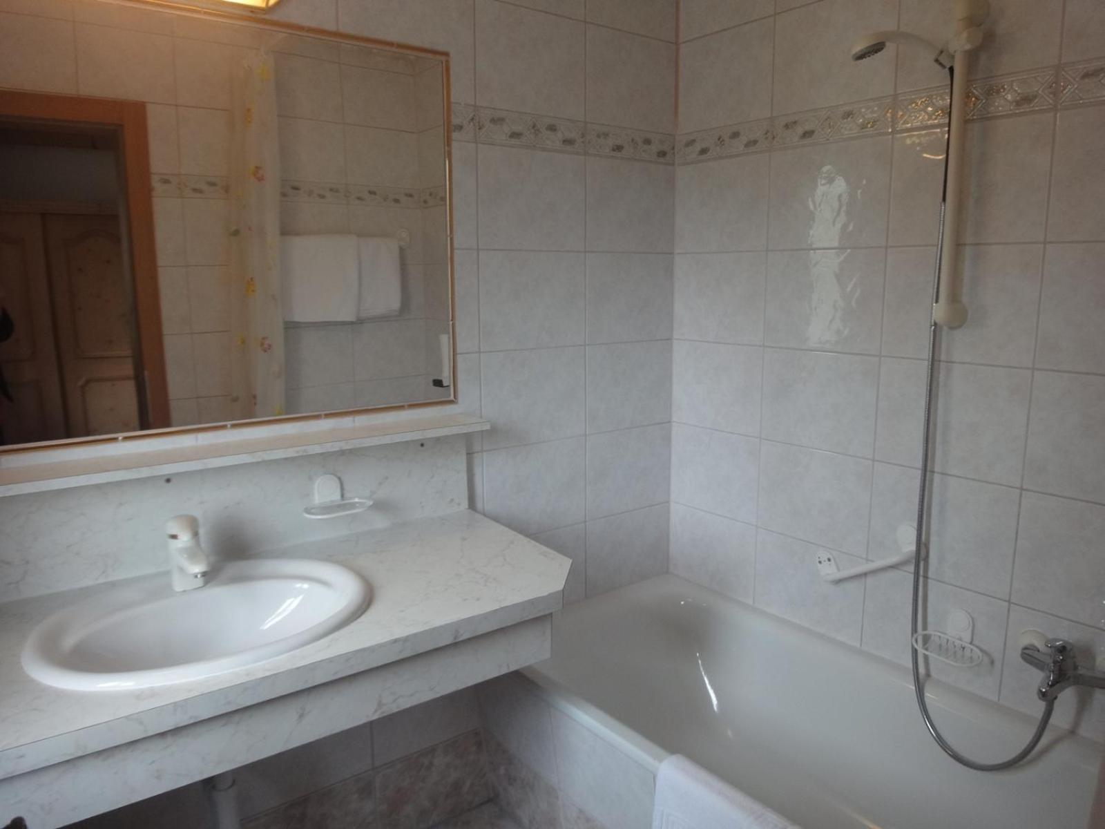 Kaiserhotel Neuwirt Oberndorf in Tirol Buitenkant foto