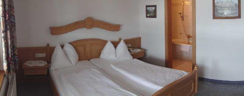 Kaiserhotel Neuwirt Oberndorf in Tirol Buitenkant foto