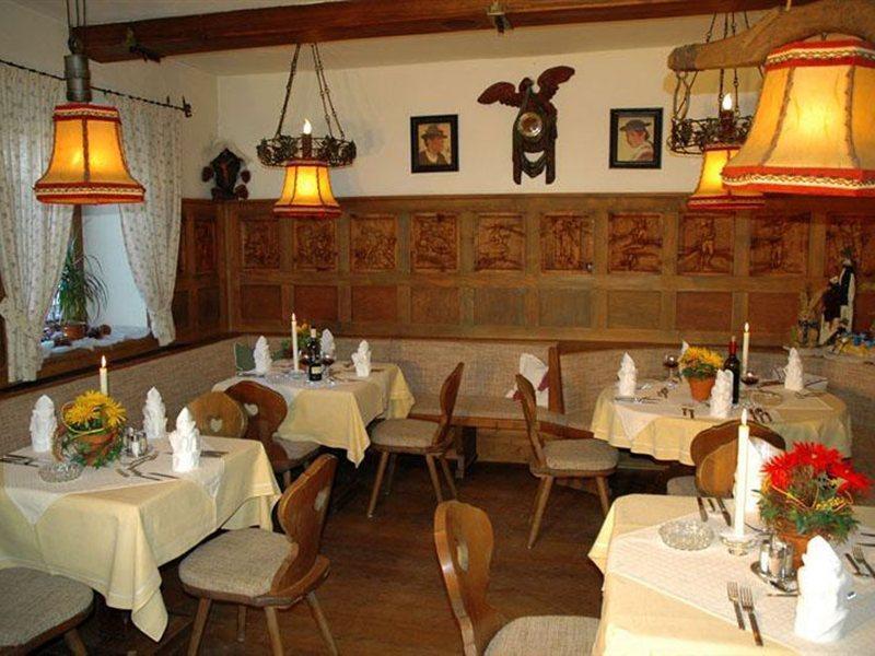 Kaiserhotel Neuwirt Oberndorf in Tirol Buitenkant foto