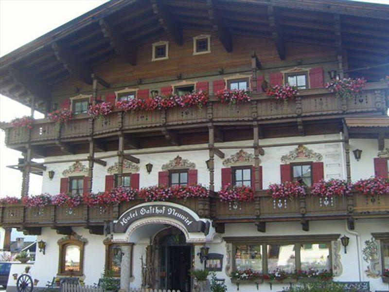 Kaiserhotel Neuwirt Oberndorf in Tirol Buitenkant foto