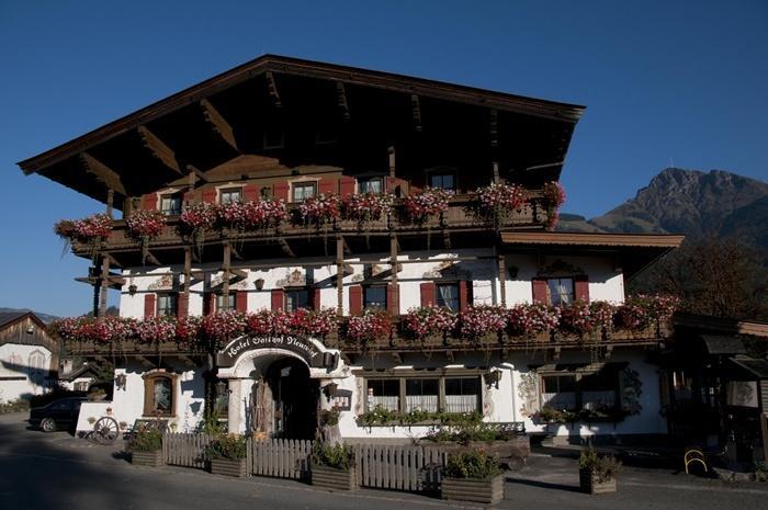 Kaiserhotel Neuwirt Oberndorf in Tirol Buitenkant foto